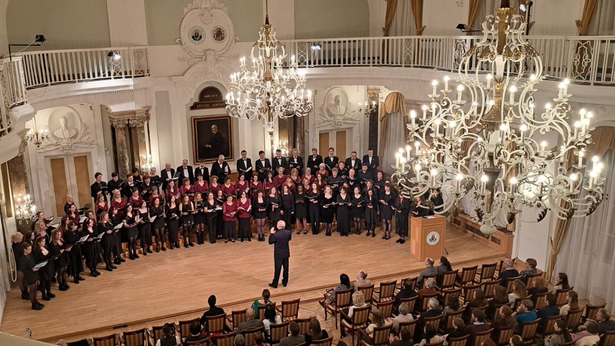 🎤 🎵 3 choirs of @tcddublin – Boydell, Trinity College Singers and Trinity Belles – have recently visited @ELTE_UNI  to give a concert, performing together with the ELTE Béla Bartók Choir. Almost sold out, the concert was a great success. 👏