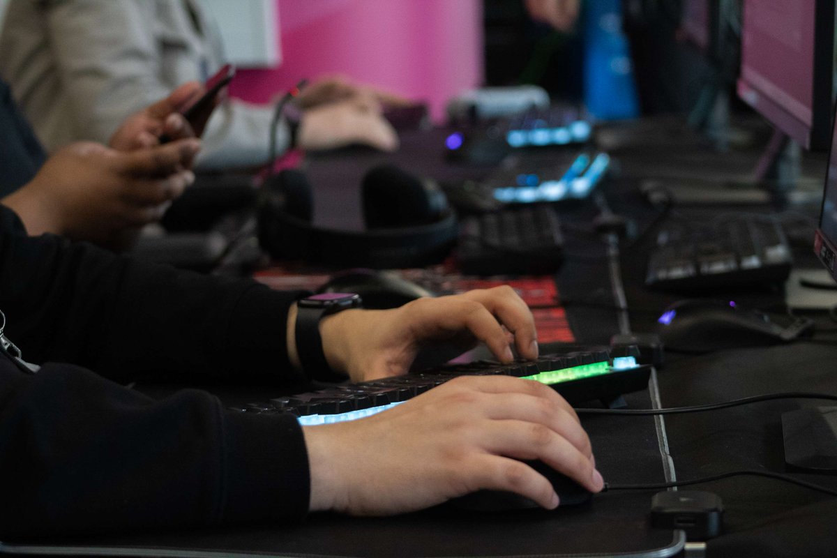 Our students have been working hard over the past few weeks planning the <a href="/UK_UniHalo/">University Halo League</a> Spring Major LAN that is set to take place this Saturday - and everything is starting to come together!

Here is a sneak peek of the setup, ahead of the event! 👀

<a href="/EuroHaloLeague/">European Halo League 🇪🇺</a>
