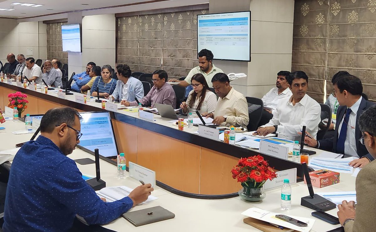 A review Meeting reflecting progress made by the applicants of #PLI 2.0 for #IT Hardware was held today under the chairmanship of Secretary, MeitY. The insights gained during the meeting will help in better serving the IT Hardware Industry. @GoI_MeitY @_DigitalIndia