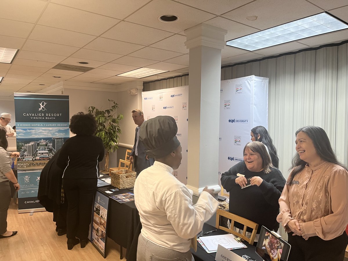 CIVChef's tweet image. #AroundCampus: We had 24 industry employers on-campus to meet with students and alumni at CIV&apos;s Spring Career Fair last week. Great work, everyone!

#CIV #CulinaryArts #chefs #cheflife