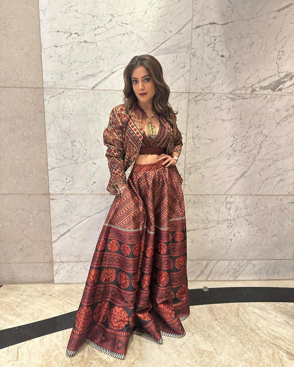OnlyHeroines's tweet photo. #NishaAggarwal @AggNisha 🤎🥰 https://t.co/CnNVc7U2ao