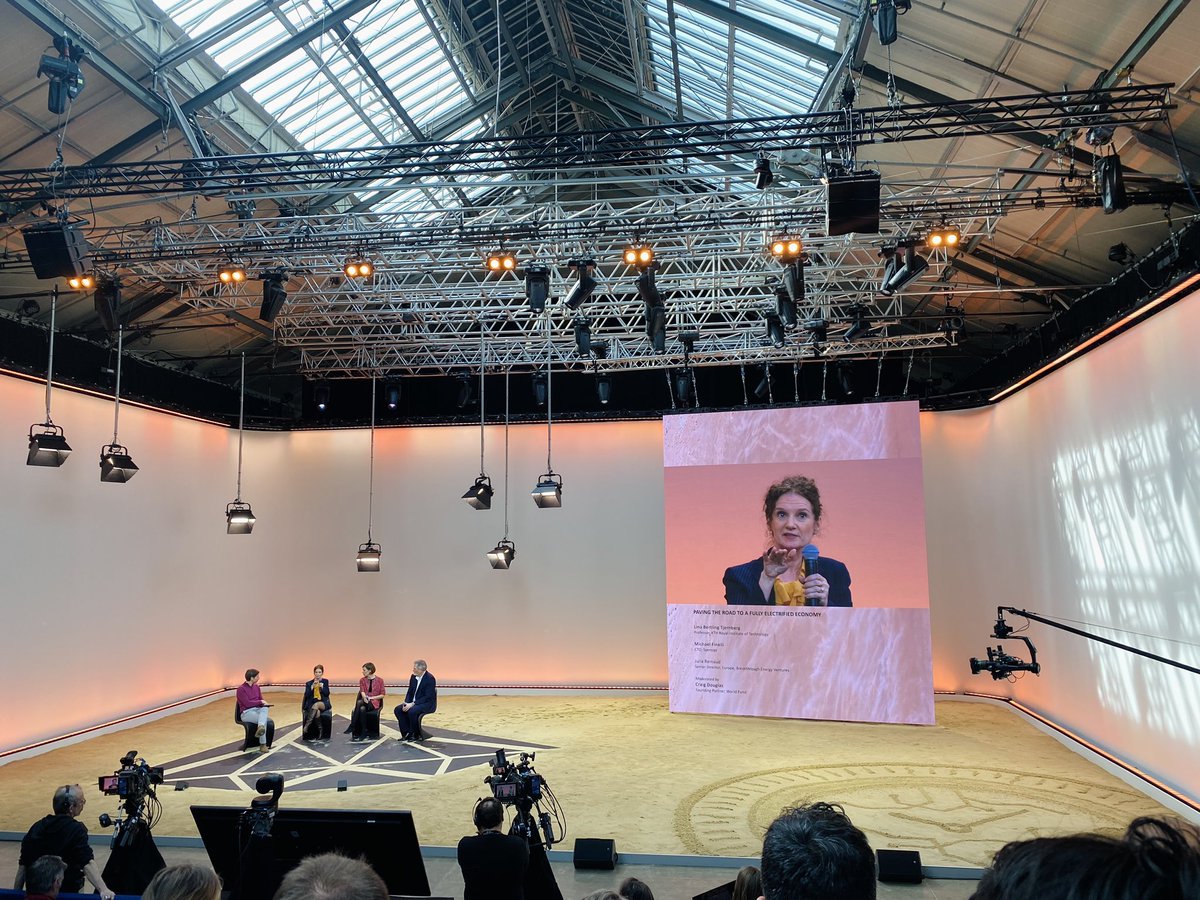 Right now at Hello Tomorrow Global Summit in Paris: @KTHuniversity professor @LinaBertling sharing insights on how to pave the road to a fully electrified economy. #deeptech #innovation