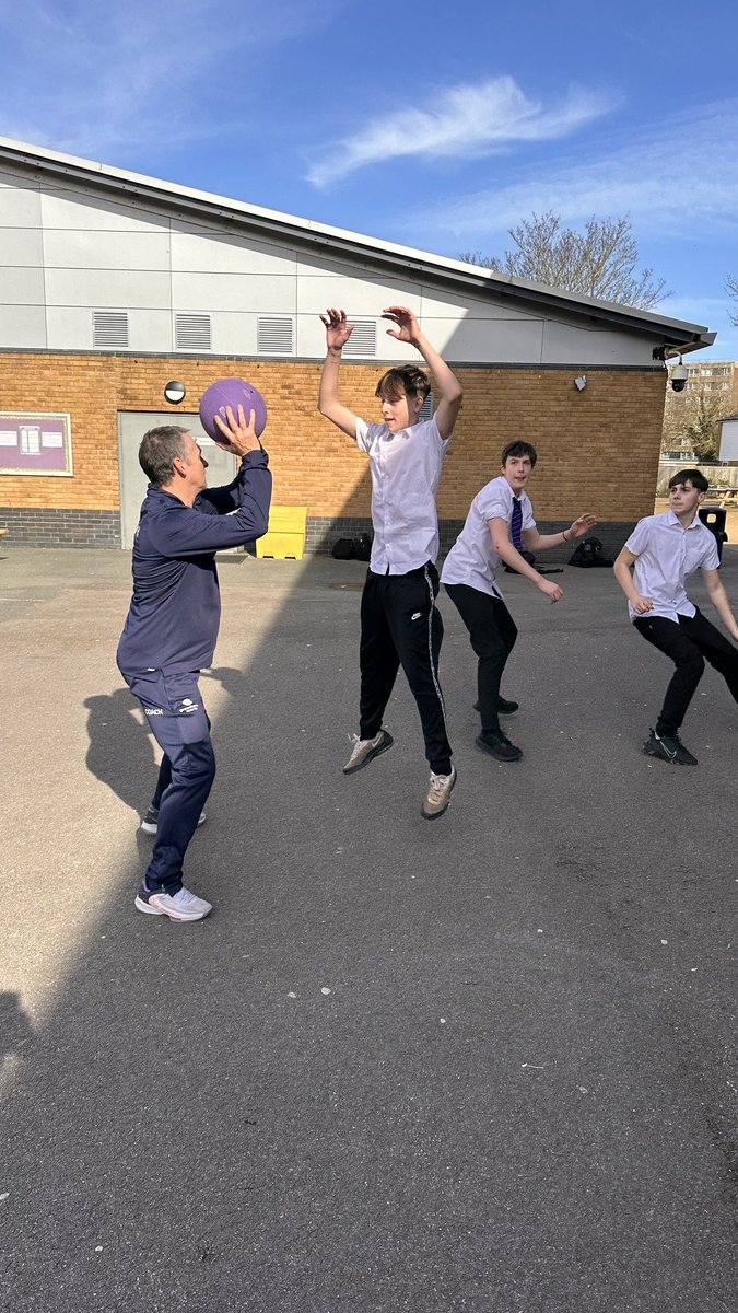 ArkCharter's tweet image. Coach Phil has been working hard with so many Charter students, running over 25 coaching and mentoring sessions a week! 📷
Over 100 students are currently signed up to Basketball sessions, learning new skills and working as a team to get those points!