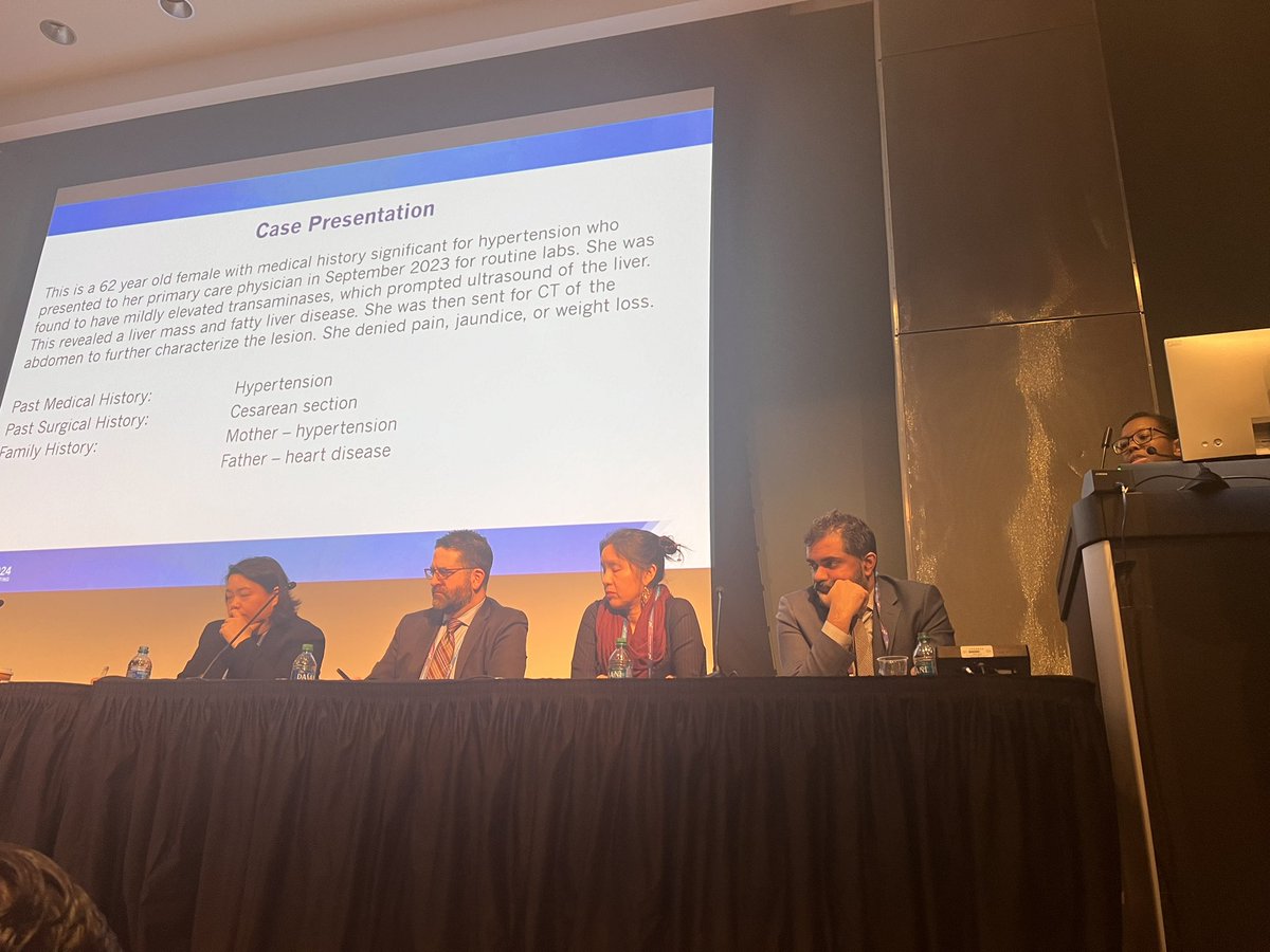 #SSO2024 HPB kicks the meeting off with a strong session on NGS in HPB cancers. Phenomenal presentations by @drymtn on cholangiocarcinoma @curecc and @isteaus on pancreas cancer @PanCAN @NatPancFdn Great moderation by @YehlabUNC as audience eagerly awaits more from her 🧪 🔬🧫👩‍🔬