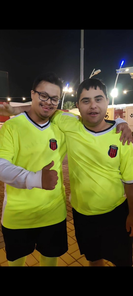 AssemUmm's tweet photo. @alabdulazizaa @alriyadhacademy @AlRiyadhFC @saudiarabiaso عاصم وزميله عبدالله في نادي الرياض يلعبون كوره😍شكرا نادي الرياض وشكرا للكابتن الله يوفقهم على جهودهم https://t.co/LzVIL4IjQh