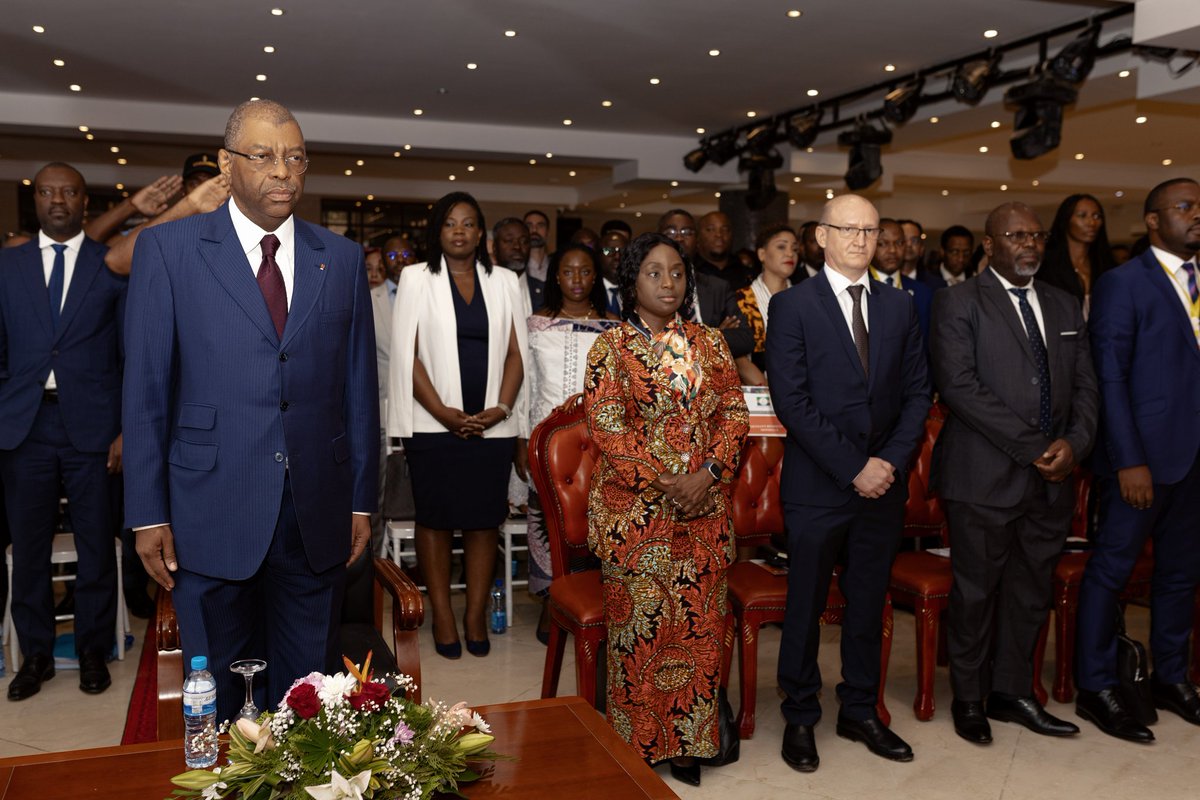 Au nom du Premier Ministre de la Transition, Monsieur Raymond NDONG SIMA, j’ai présidé ce jeudi 21 mars, en présence des ministres de l’Industrie, et du Pétrole, la cérémonie d'ouverture des travaux du Forum sur le Financement des Industries Gabonaises. l1nk.dev/0a6UT