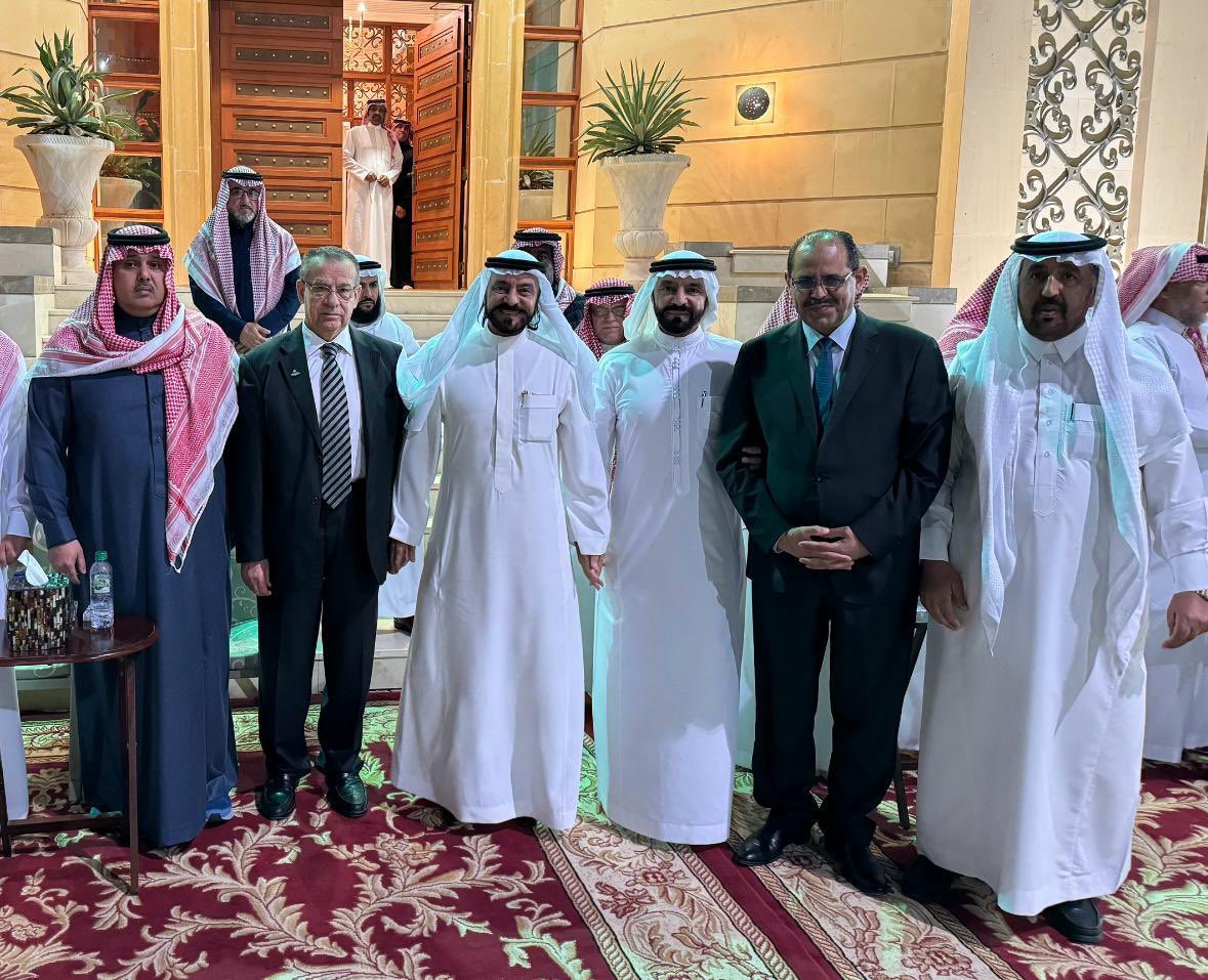 قام المستشار أحمد بن عبدالعزيز الربيش والدكتور هيثم ابوالفول سفير المملكة الأردنية الهاشمية والأستاذ باسم الأغا سفير دولة فلسطين بزيارة أخويه لتقديم واجب العزاء للأمراء نواف و نايف وسعود وفهد الشعلان في وفاة صاحبة السمو الملكي الأميرة فهدة بن عبدالله بن عبدالعزيز ال سعود والدة