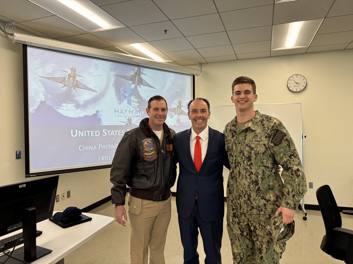 Lecturing on China’s War Plan at the U.S. Naval Academy today. Ran into two generations (father and son from Tyler) of Naval superstars. #China #War #USNavy @USNavy @USPacificFleet @INDOPACOM