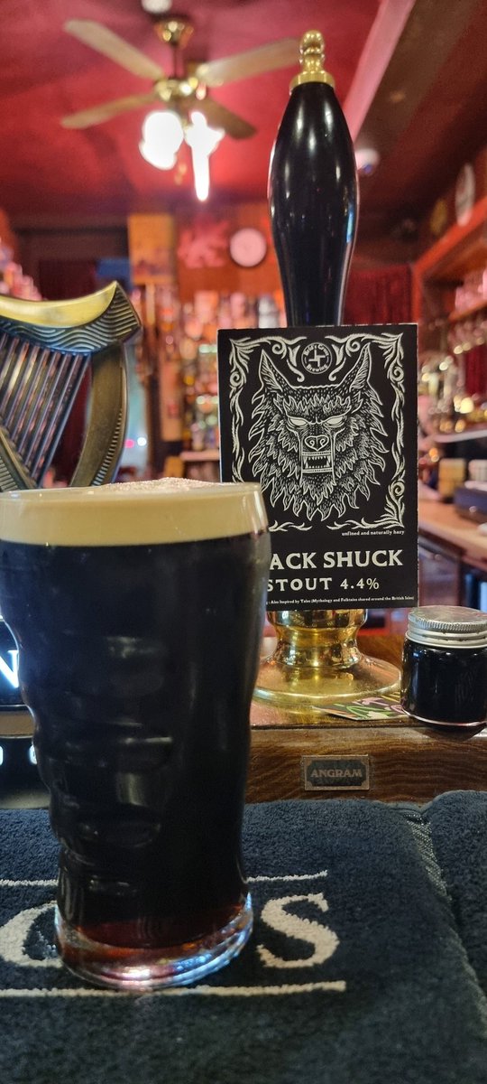 This is the first time we've tasted Black Shuck served over the bar, and we have to say that we're happy with it. 

#stout #CraftBeerUK #CraftBeer #RealAle #UKPubs #GreaterManchester #FolkAle