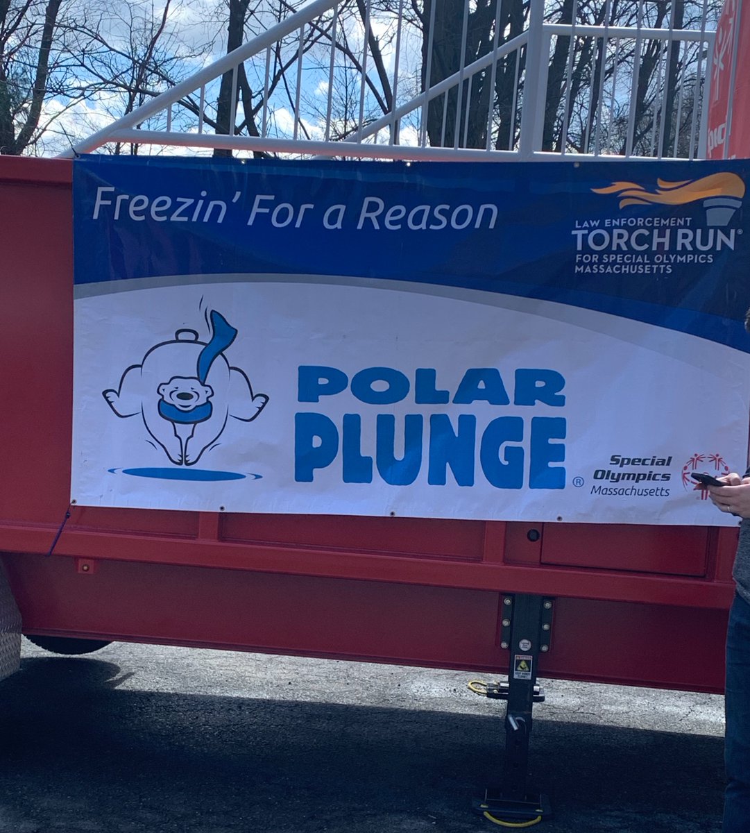 A huge shout-out goes out to our very own Firefighter and President of the @Local1652FFD, Andy Rokes for volunteering his time to brave the icy waters last weekend for a fantastic cause: the @SpecialOlympicsMA Polar Plunge at @exhibitAbrewing in #Framingham! 🏊‍♂️❄️ #CommunityHeroes