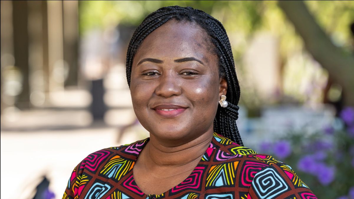 #HumphreyAlum Doreen Ampofo from Ghana shines in Africa 21’s journalist competition, winning second place for her impactful work on climate heroes in Ghana. She champions gender equality and education #JournalismExcellence🏆🎙️