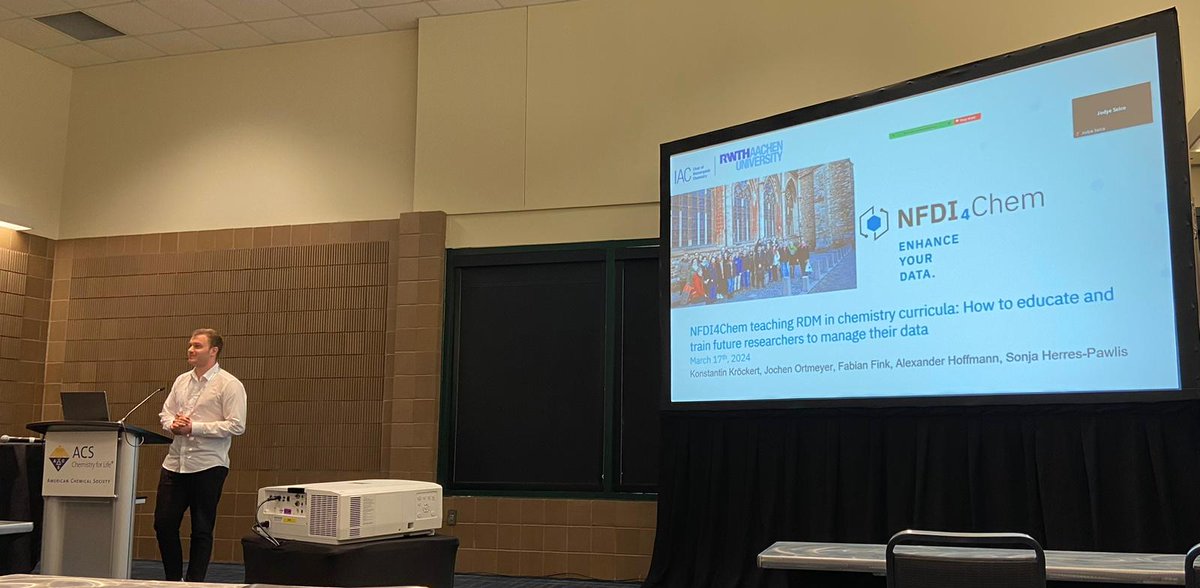HerresLab's tweet image. Konstantin just presented his research on #coppercomplexes for #ATRP at #ACSSpring2024 ! read online here: pubs.rsc.org/en/content/art… @DaltonTrans 
Moreover he presented new results on teaching #FAIRdata in chemistry @NFDI4Chem !