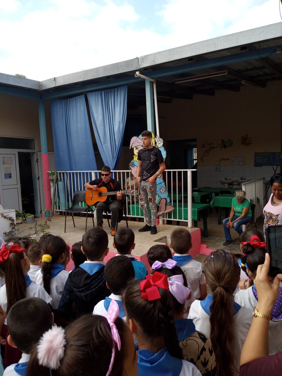 Martín vive en mi casa, en la escuela. <a href="/CubaMined/">MINED</a> #DMERemedios.