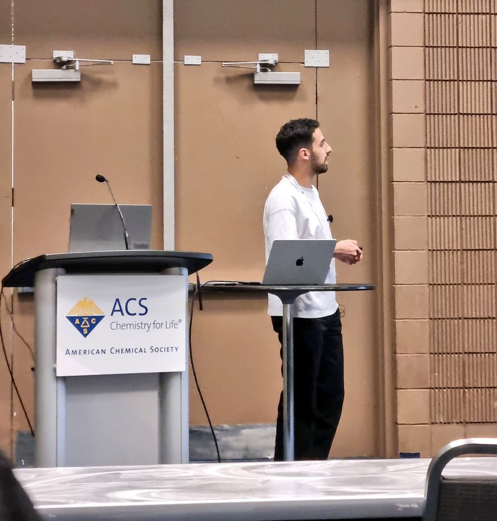 I did my first presentation at the #ACSSpring2024 this morning. It was an incredible opportunity to show my final year PhD projects and connect with fellow researchers. Excited for the discussions and collaborations ahead! Thank you @AmerChemSociety ✨️ #compchem #PhD