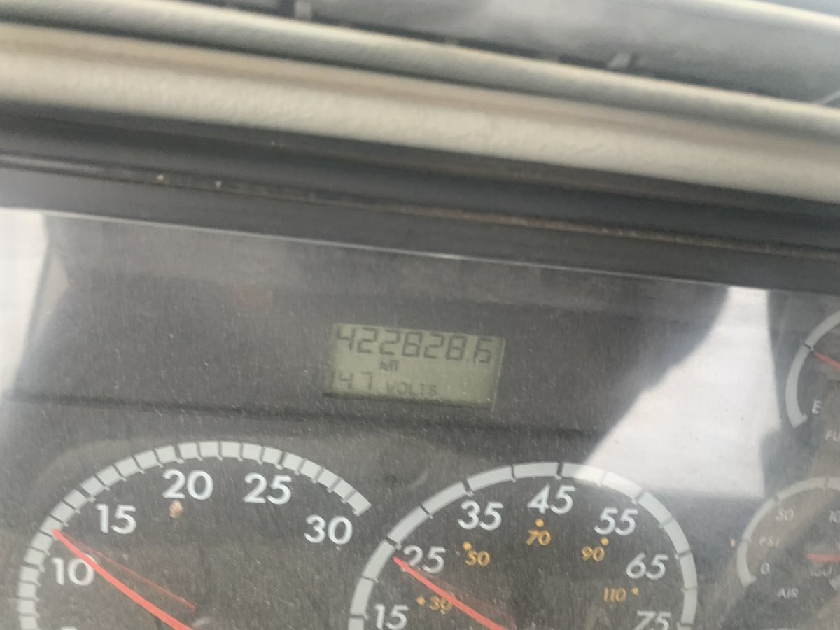 BryceRaap's tweet photo. 2008 freightliner Columbia 
450 Mercedes engine
10 speed Eaton transmission 
$22500 located in NESD
Dm for more information https://t.co/1Uf1sDwG5W