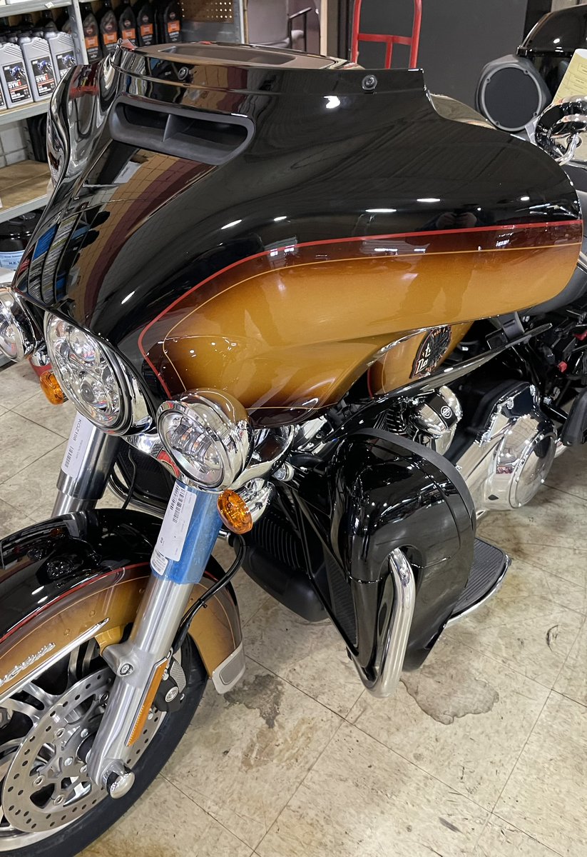 Just got in our Tobacco Fade Enthusiast Collection Trike.
Check it out Will be on the floor and AVAILABLE!
#tabacco #tobaccofade #buffalo #milwaukee #WillieG  #harley #harleydavidson #hdmuseum #buffaloharley #since1921 #livethelegend #unitedweride #trike #triglide