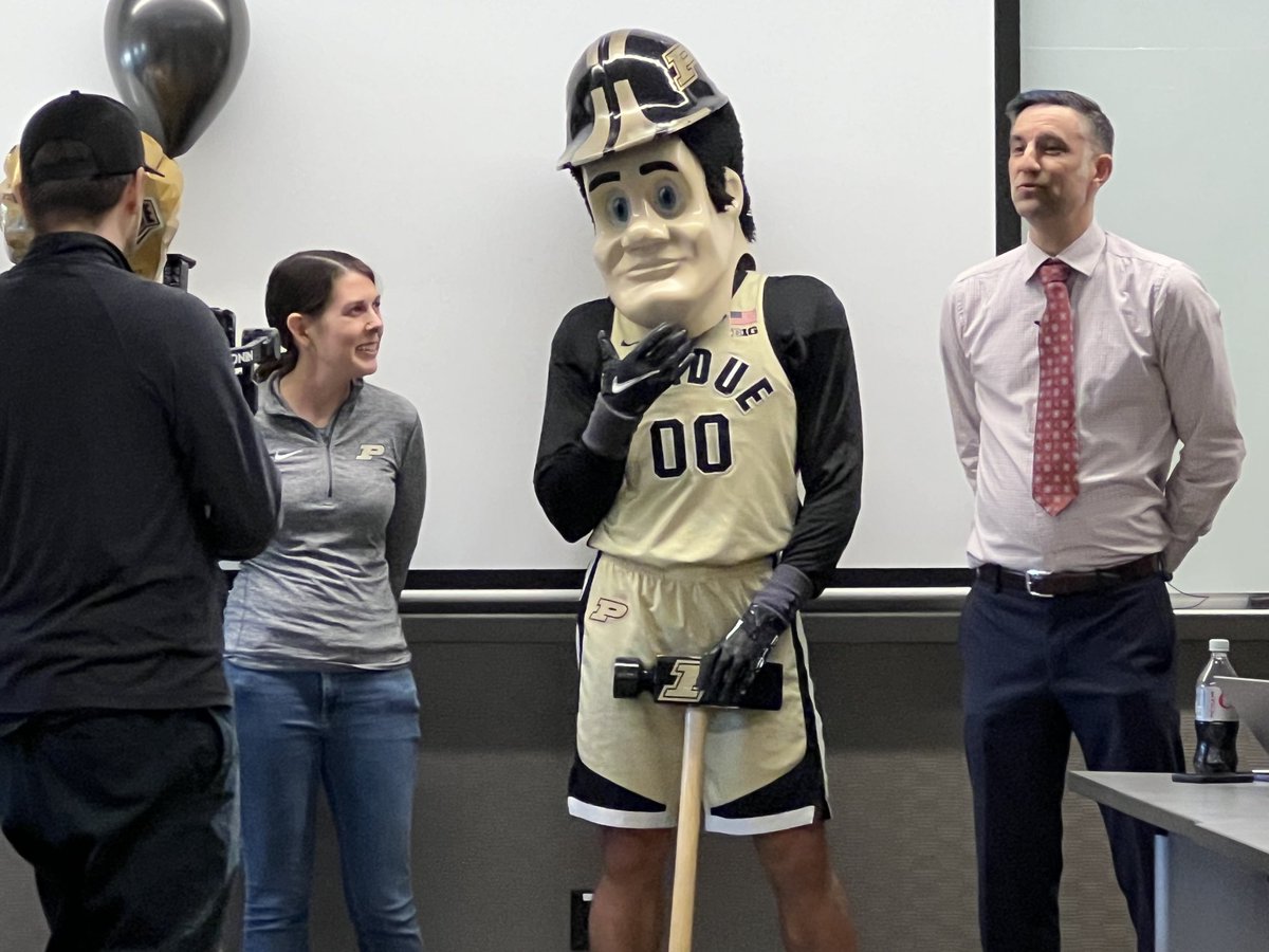 Big congrats to Betsy Parkinson (standing next to Purdue Pete) as our exceptional early career awardee! Bet you didn’t see this coming during faculty meeting!