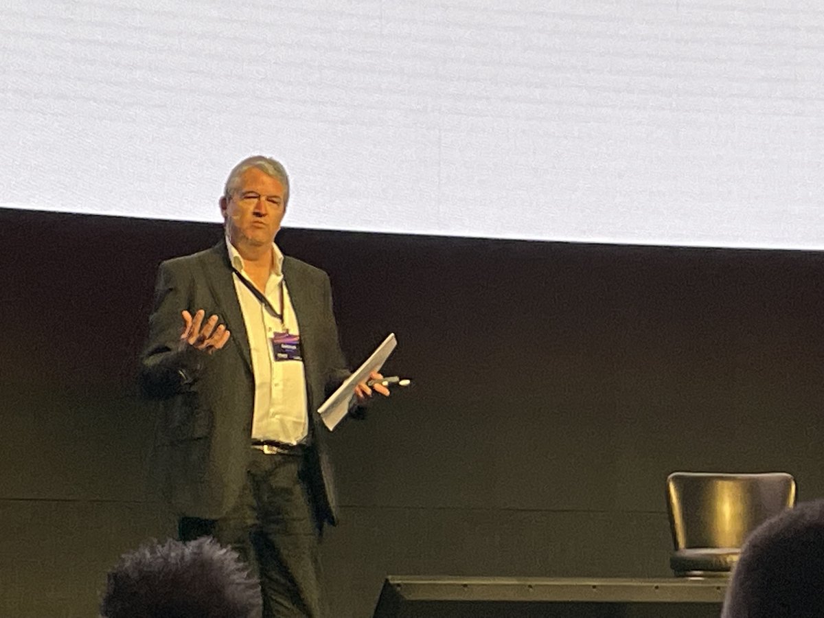 PrintAction's tweet image. @landanano's pre-Drupa #RunMore event at NYC earlier this week, our editor had the opportunity to hear about #nonagraphic #printing; the company's customer-centric approach; &amp;amp; their plans for @drupa. Psst: something about 11k sheets per hour. Know anything about that?