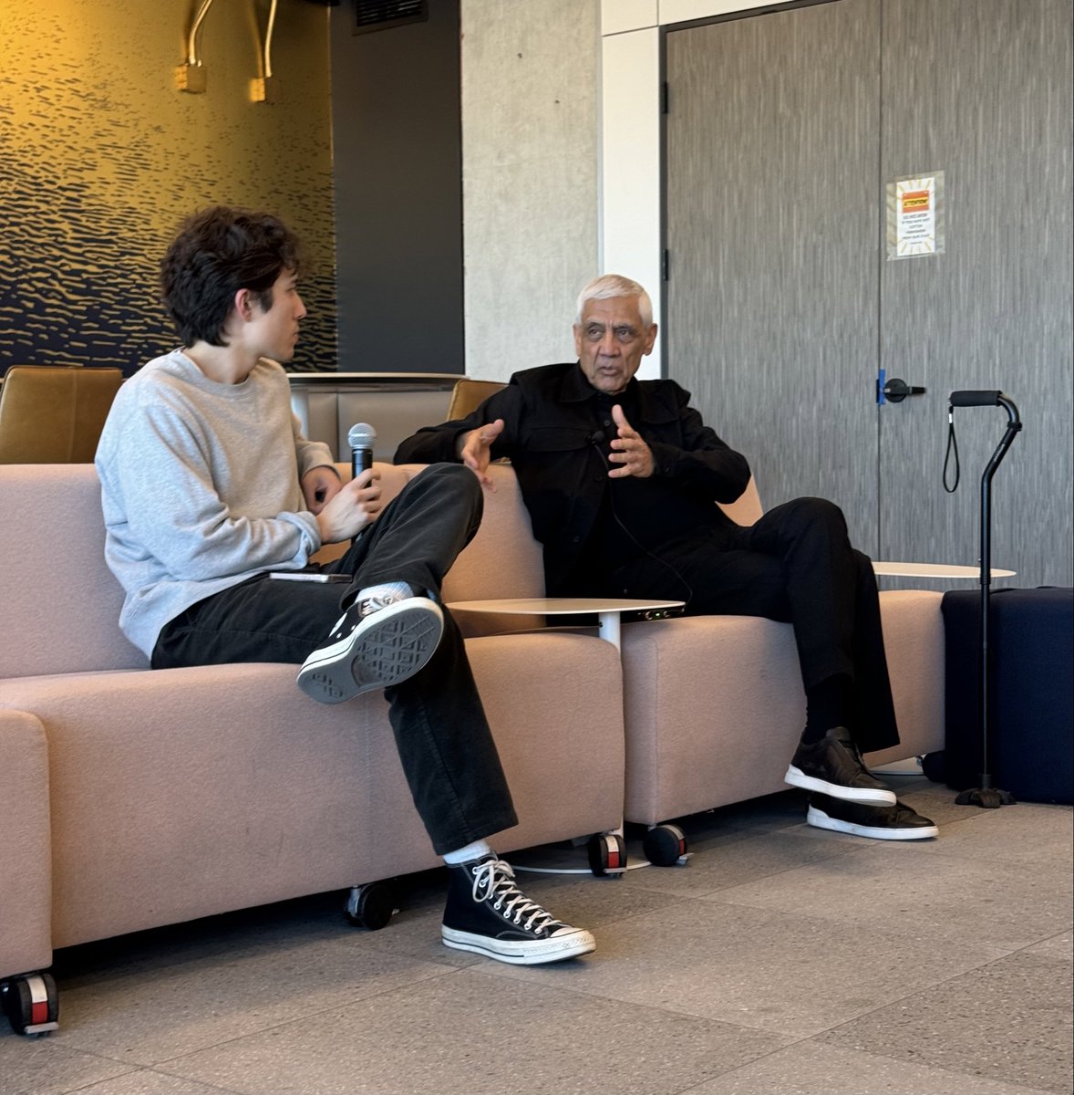 It was great hosting @vkhosla at @berkeley_ai for a fireside chat with @charlespacker about entrepreneurship, research, & AI!