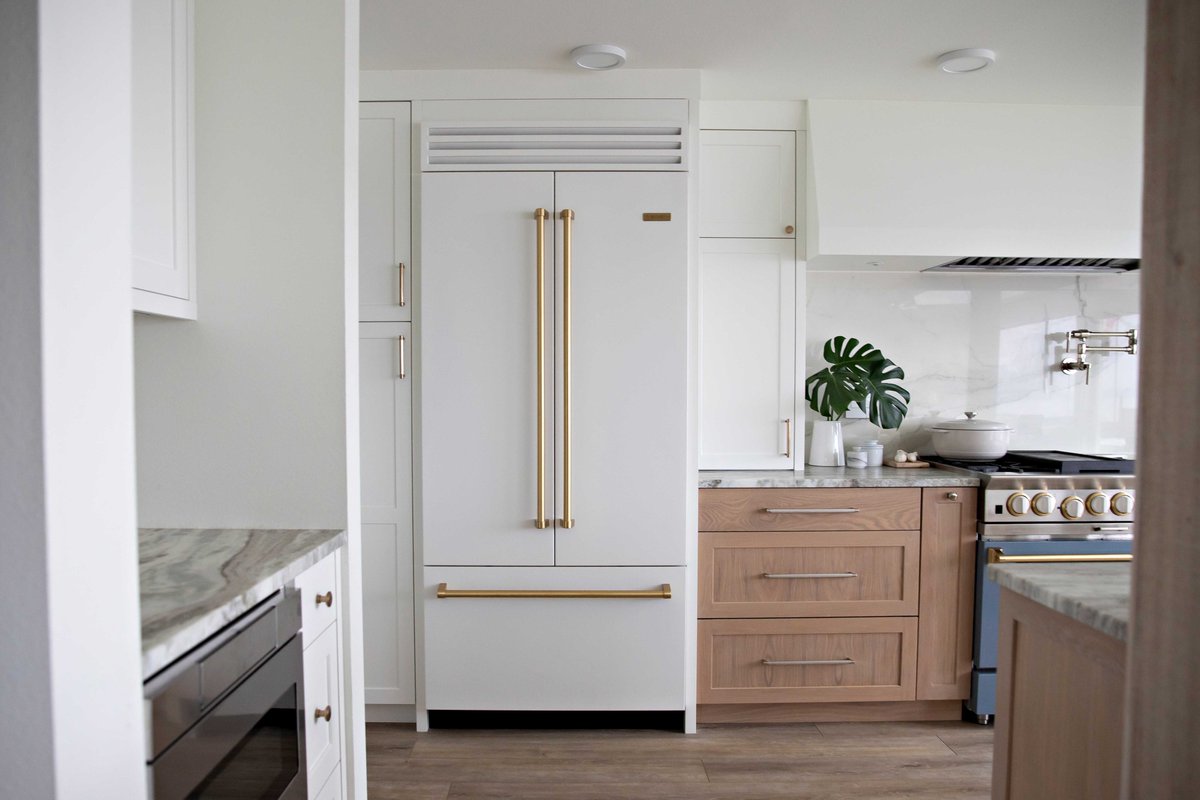 Our French Door Refrigerator features commercial-style design and performance along with the largest capacity of any 36” built-in refrigerator. Learn more now at bit.ly/3Q2jLVx Design: @coastalinteriors Photo: Anneke McConnell