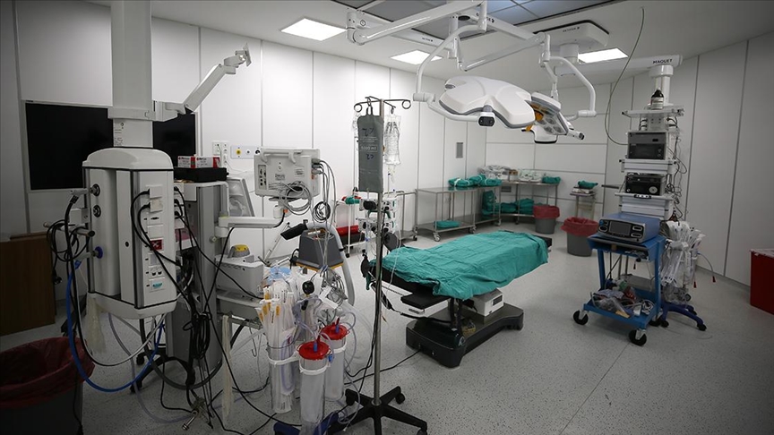 ❝Organ bağışı çok önemli. Pandemi ve deprem süreci oldu. Bu insanların nakilden başka şansı yok❞

Gaziantep'te bir hayırsever tarafından yaptırılan Böbrek Nakli Hastanesinde 5 ayda 68 hastaya nakil gerçekleştirildi v.aa.com.tr/3170364