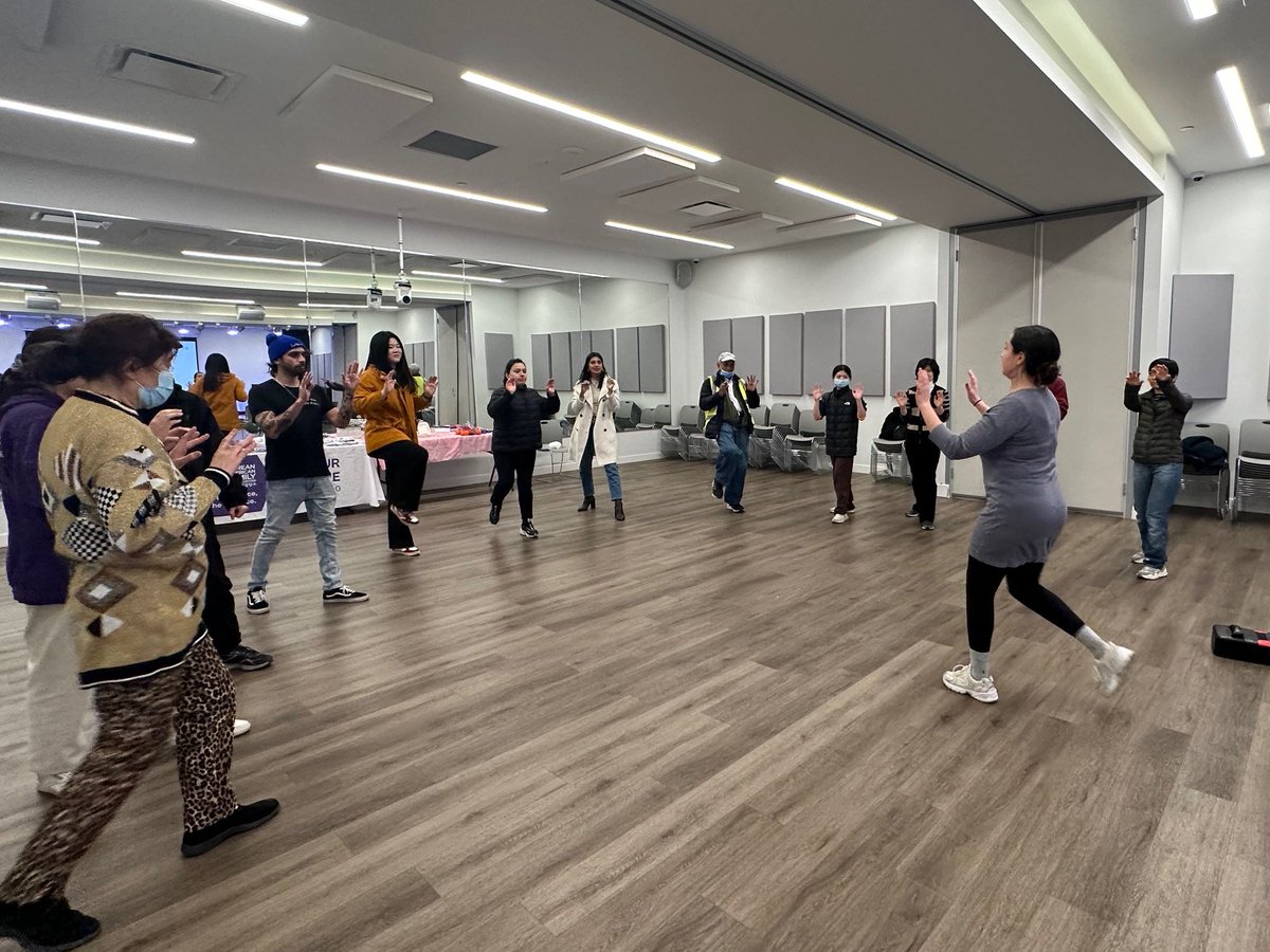 🚍Thanks to all who joined our 'Make it Home Safely' workshop! Together, we explored vital strategies for mass transit safety. Special thanks to Mailkah for the insightful presentation and Flushing Meditation Center for the calming session. Stay tuned for more workshops! #Safety