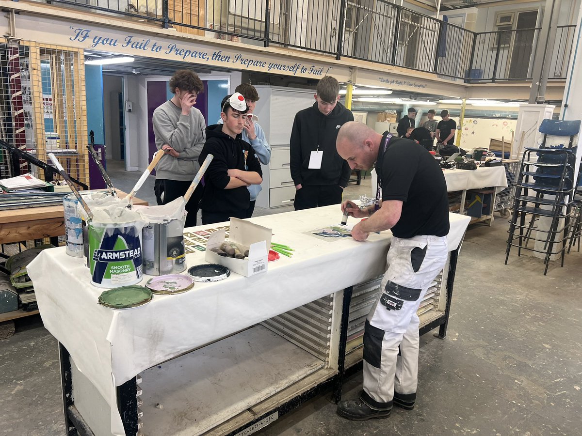 FATech_Ed's tweet image. Some awesome traditional skills being passed on by the Lecturers at the @dundee_angus Kingsway Campus  to some of our Pupils interested in careers in the  construction industry  #FORfutures #FORopportunitiesForAll