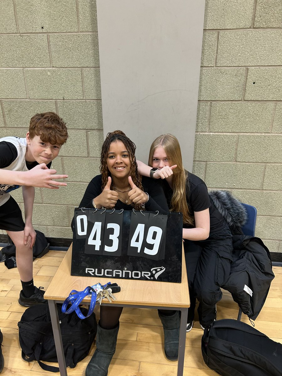 Well done to our Senior basketball team who won against @Knox4Sport tonight! Close game played in great spirits. 🏀 thanks again to our scorekeepers!