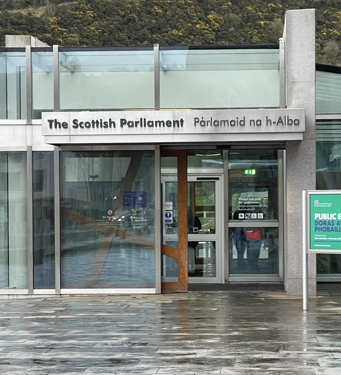 Great to attend @PregnantScrewed’s State of Nation report launch in the Scottish Parliament last night. 

Sadly not surprised by findings on negative attitudes to mothers in the workplace, & the struggles of finding & affording childcare. 
#flexiblechildcare #flexiblework