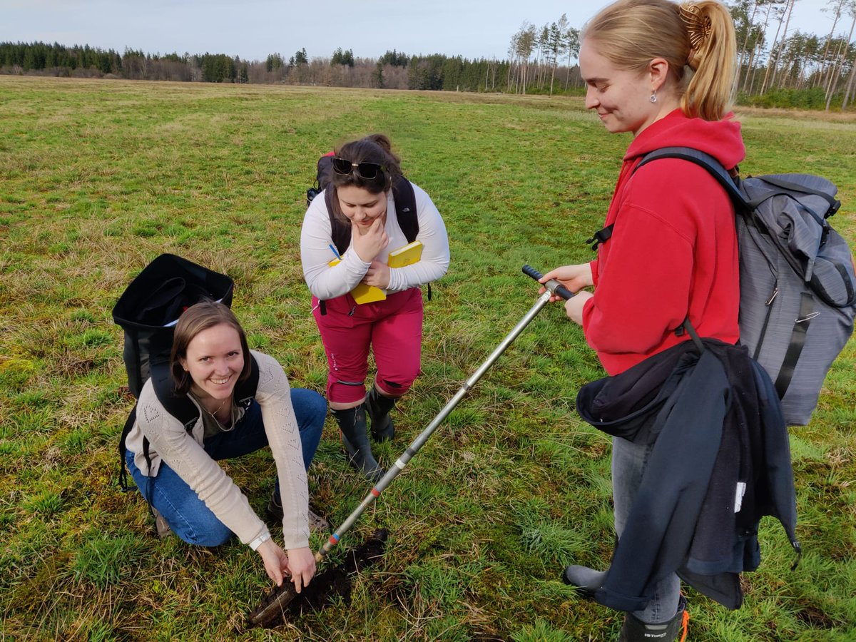 Our Master’s fieldtrip offered a deep dive into #biogeochemistry in the #Anthropocene. A big thank you to our enthusiastic students and our collaborators at each facility for sharing their expertise and for making this a truly special experience! #EnvironmentalResearch