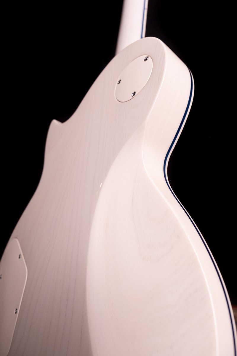 PrestigeGuitars tweet picture