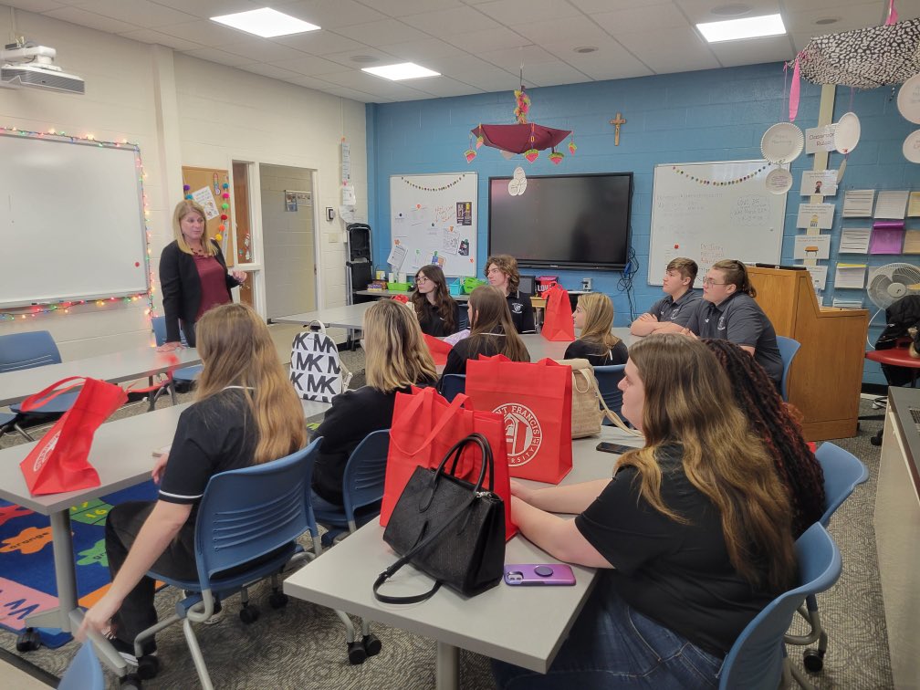Mrs. Magalich and the RV STEAM Academy Rising Educators spent the day at Saint Francis University where they toured campus, listened to an educational panel with current SFU students, and met with Dr. Stephanie Ivory, Department Chair and Associate Professor of Education!
