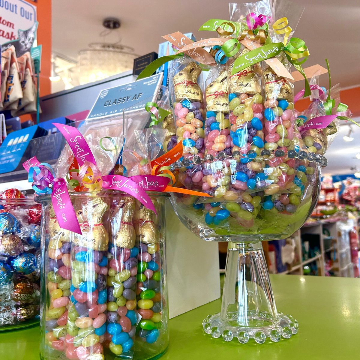 Hopping into Easter with sweet Jelly Belly treats and adorable mini Lindt bunnies! 🐰🍬

#sweetjanes #fyp #shoplocal #smallbusiness #halifax #downtownhalifax #novascotia #gifts #gifting #easter #eastergifts #eastercandy #easterchocolate #candystore #eastertreats