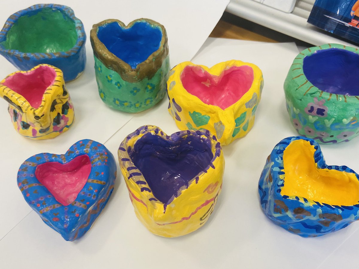 It was hard to say goodbye to these beauties today. 1st grade, pinch pots painted with acrylics. 🤩 #MESRocks