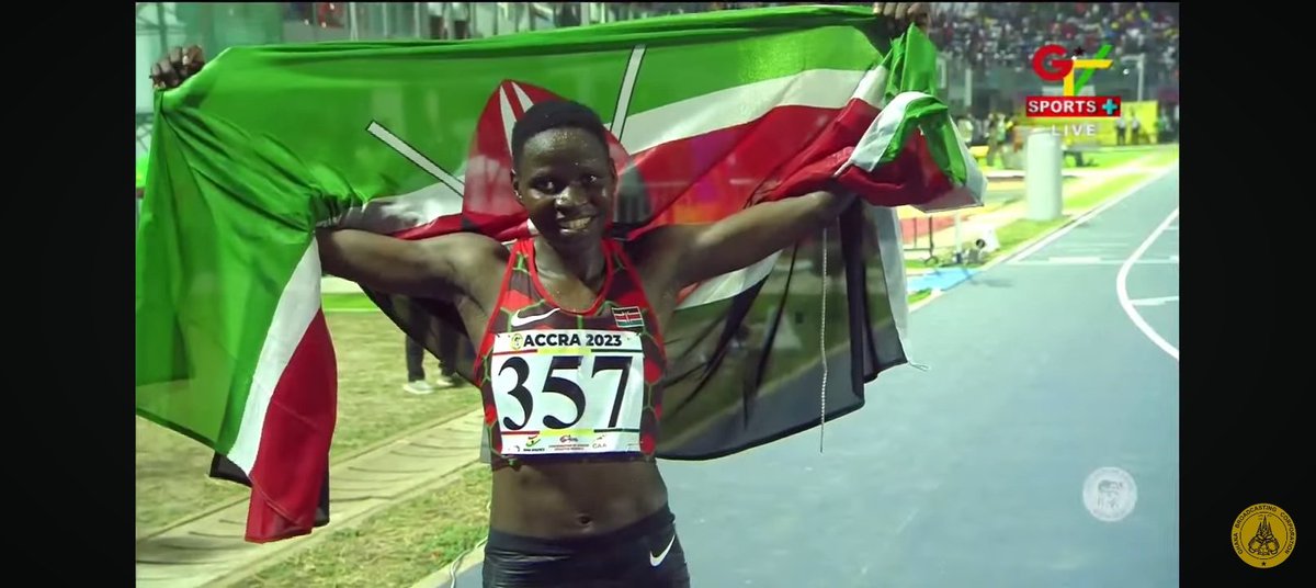Despite being a Kenyan lone ranger against 3 Ethiopians in the Women's 10,000m finals, Janeth Chepng'etich moped the floor with her competitors to bag a Gold medal for Kenya in the event. #africangames #accraghana #TeamKenya Tiktok #DoctorsStrikeKE Mutahi Kagwe COVID-19