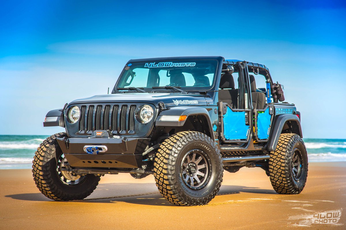 SpiderWebShade's tweet image. Happy Thursday! 🙌 We are throwing it back to beach days and summer fun! Stay protected from the sun’s harmful rays with a @spiderwebshade shadetop of your own today!😊 use code “springforward24” for a nice deal at checkout on our site! 😎 #spiderwebshade #shadebrigade #swsrepost