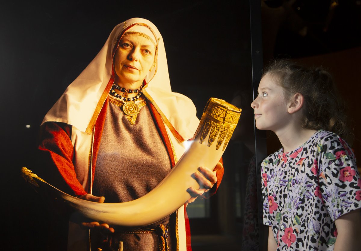Planning to visit #SuttonHoo this #weekend? Head to the High Hall while you're here and go back in time to 625AD! Meet a queen, craftsman, warrior and wise-woman as you discover what life was like for the Anglo-Saxons. Plan your visit here: bit.ly/3rFdl7B