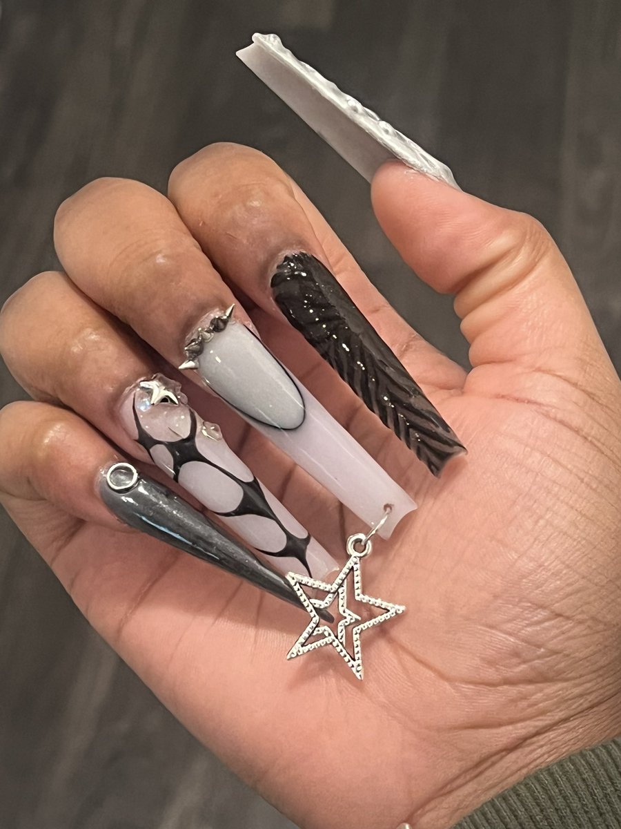 star studded nails by @ pinkartistry!