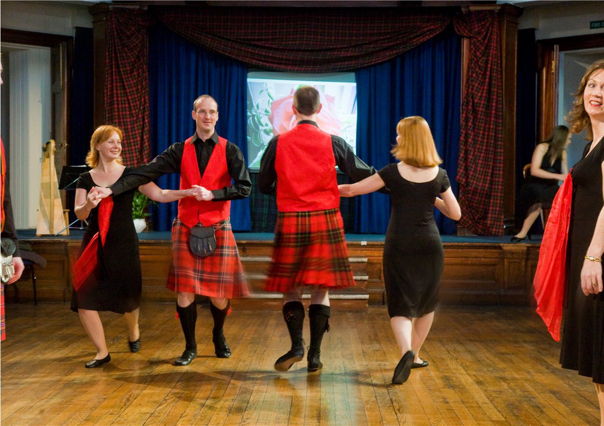 O my Luve's like a red, red rose, That's newly sprung in June: O my Luve's like the melodie, That's sweetly play'd in tune. Robert Burns #WorldPoetryDay2024 #DanceScottish 🌹👉youtu.be/Xu7oDkr-Yyo