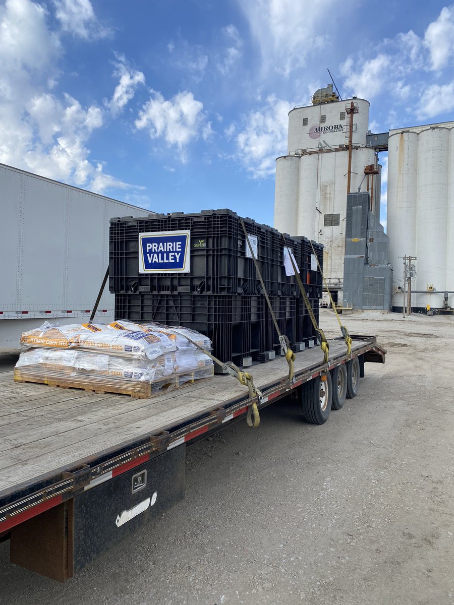 Chilly morning for seed delivery-we still have supply of our top performing seeds for your acre, reach out today!@PVseed <a href="/BrevantseedsUS/">Brevant seeds U.S.</a> <a href="/AuroraAgNetwork/">Aurora Cooperative</a>