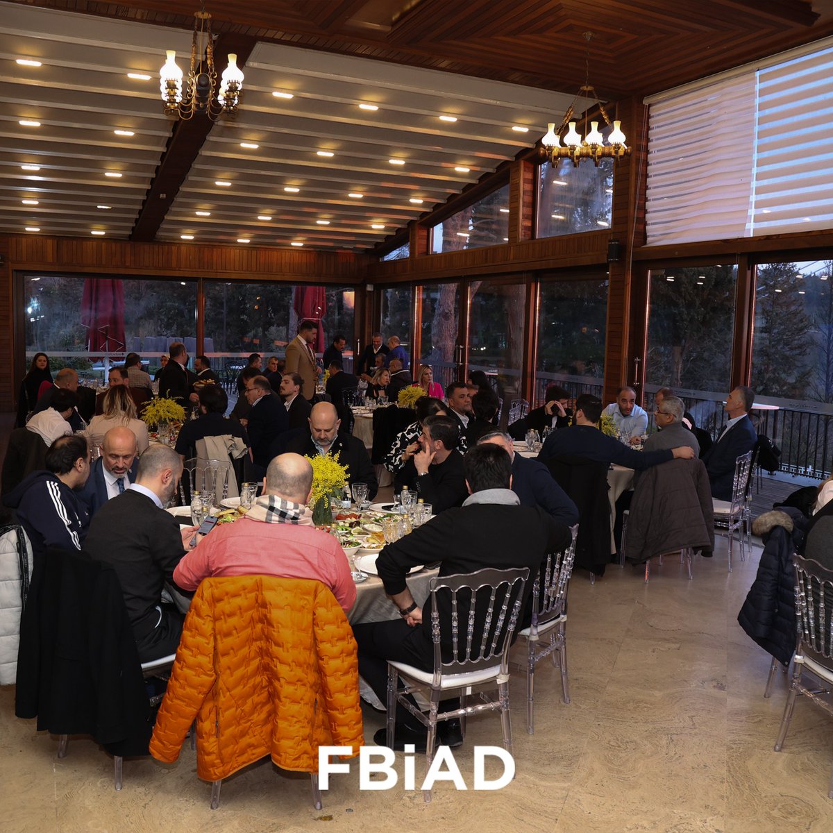 Başkanımız yaptığı açıklamada “Fenerbahçe’nin yıllardır sürekli olarak karşılaştığı haksızlıkların artık son bulması gerekiyor. Geçtiğimiz pazar günü oynanan karşılaşma sonrasında yaşananlar da bunun bir kanıtı niteliğini taşıyor. Olanların gerçek futbolla alakası yok.