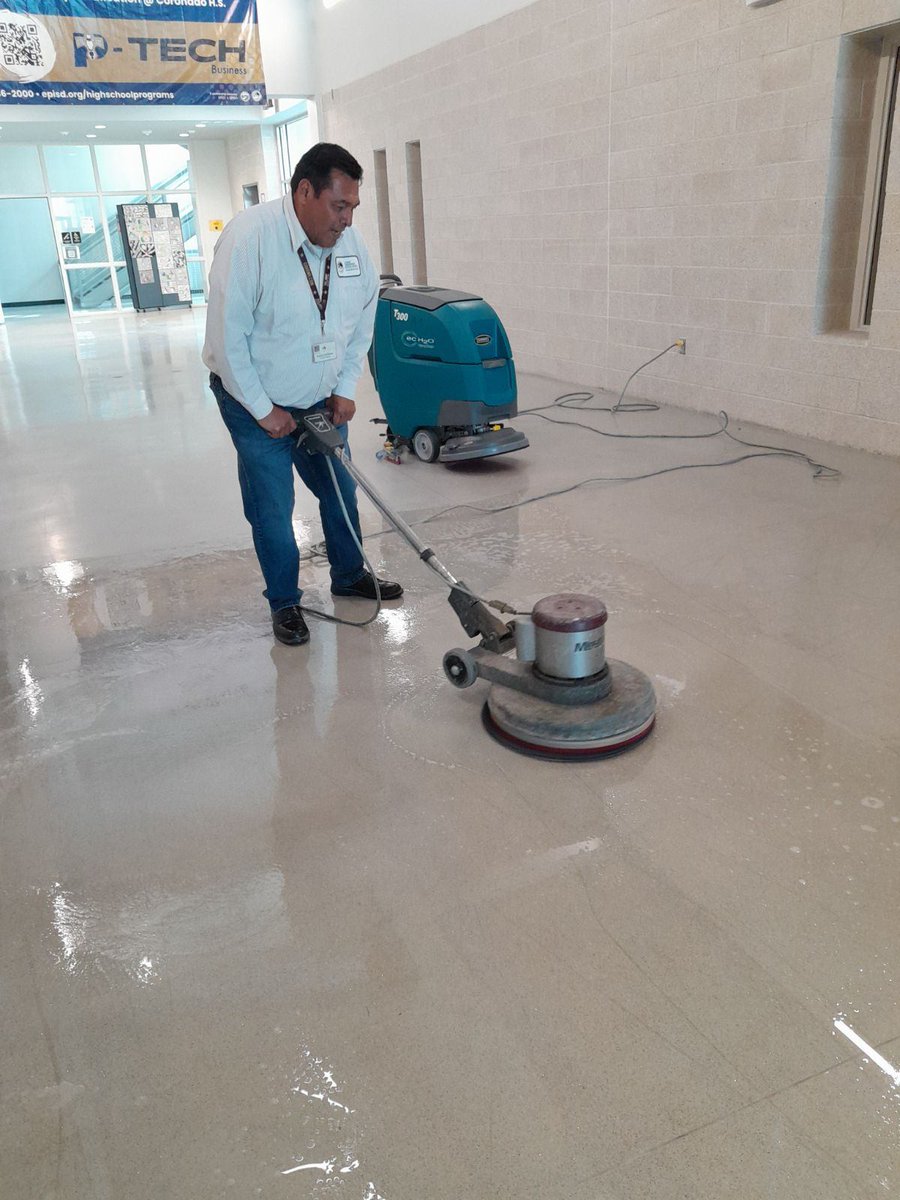 EPISDOperations's tweet photo. Custodians working hard at Coronado to make those T-birds soar! #Imakeadifference #ItStartsWithUs @ELPASO_ISD https://t.co/nfZxccofgO