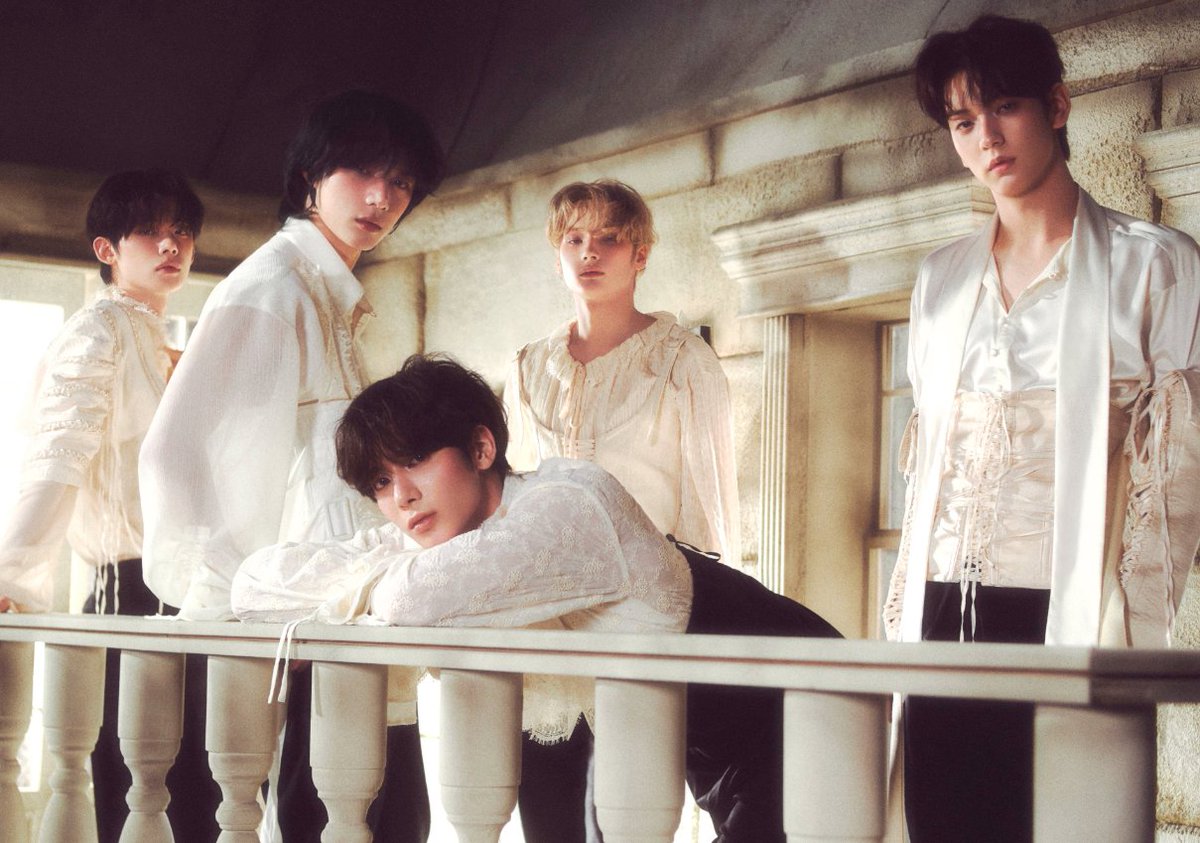 AboutMusicYT's tweet photo. TXT in a new concept photo for 'minisode 3: tomorrow'. https://t.co/jZavU93Mw6