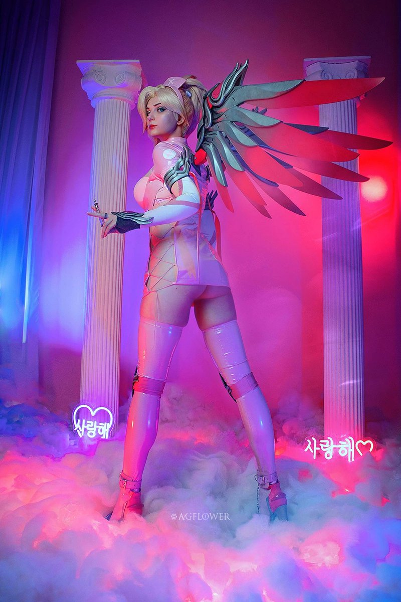 Front or Back?)) Angelic nurse Mercy💕💕💕 All exclusives on my Patreon, link in bio #mercy by me #overwatchmercy #overwatch #overwatchcosplay #mercycosplay #cosplaycostume