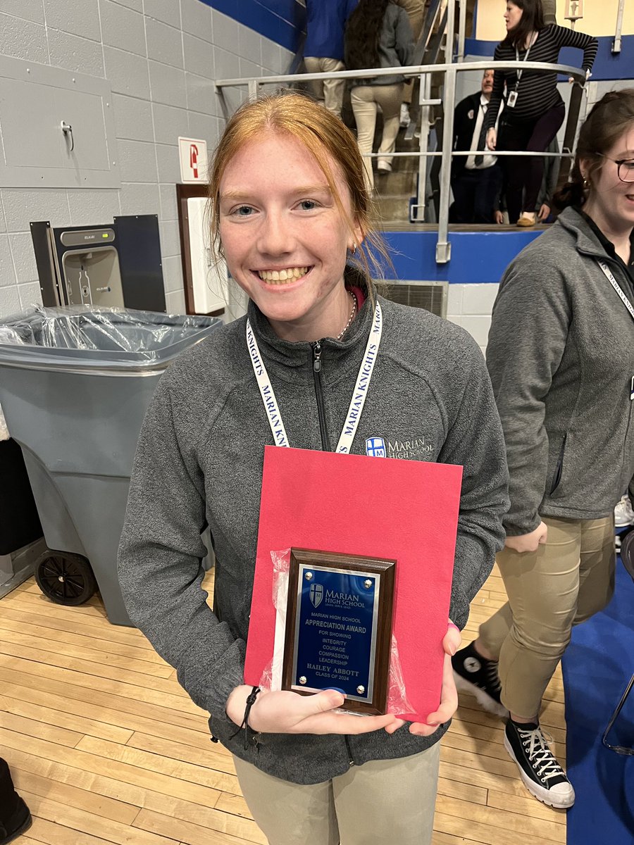 MarianXCTF's tweet photo. Congratulations, Hailey Abbott being named Notre Dame Credit Union Female Award Winner! #GoKnights https://t.co/wNnRglfw0j