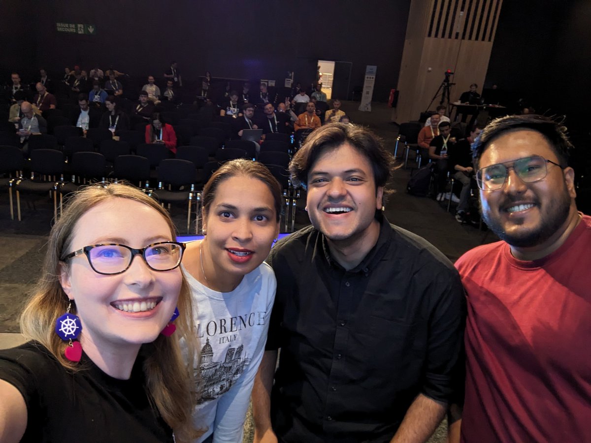 Thank you to everyone who joined the SIG ContribEx talk this morning! @MadhavJivrajani, @_psaggu, @theonlynabarun, & I look forward to seeing you become maintainers in Kubernetes! 😃 #KubeCon