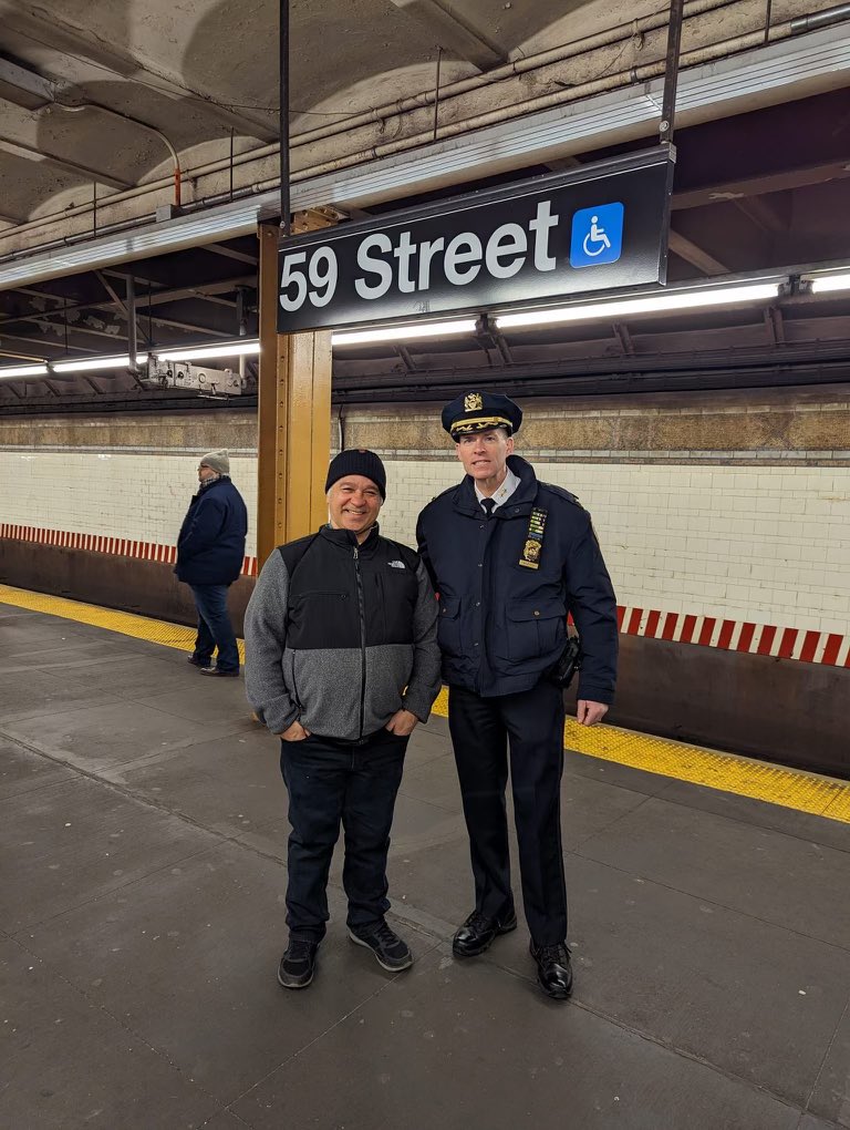 Stand clear of the closing doors, please! Our 59th Street riders were all set and ready for their mid-day commute! Stay tuned for more live updates as we visit various stops along the N and Q line in Brooklyn today.