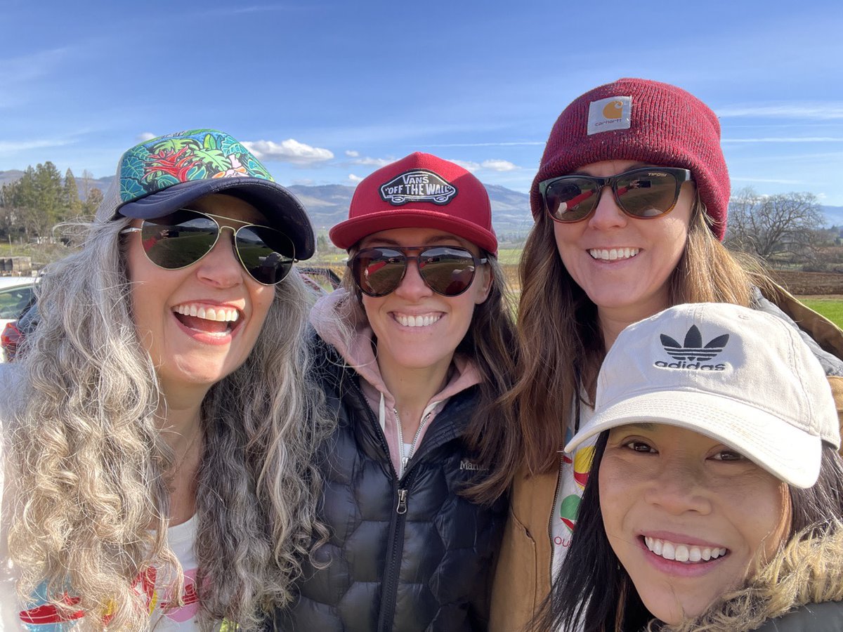 Last month, our team planted 40+ saplings on 18-acres in Talent, where eventually there will be thousands of #nativetrees used to support #climateresiliency. We're honored to be a part of this vision to stock the community with drought-resistant trees!  rubyslipper.com/team-tree-plan…