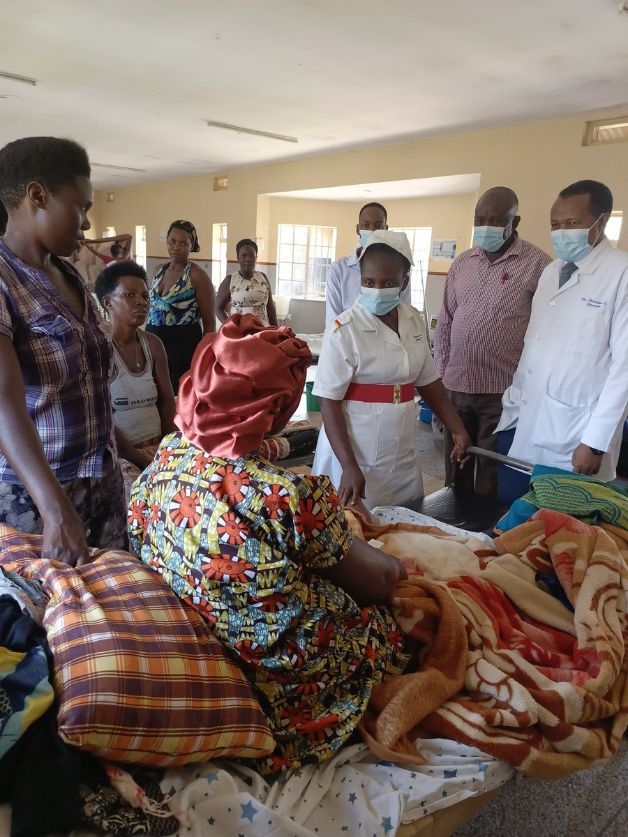 Dr Edwin Nuwagira, the Head of Tuberculosis Clinic & the In-Charge Medical Ward Ms Rhoda Tumugumye accompanied the @MbararaHospital Hospital Director Dr Celestine Barigye during the ward rounds. #MRRHCenterofexcellence