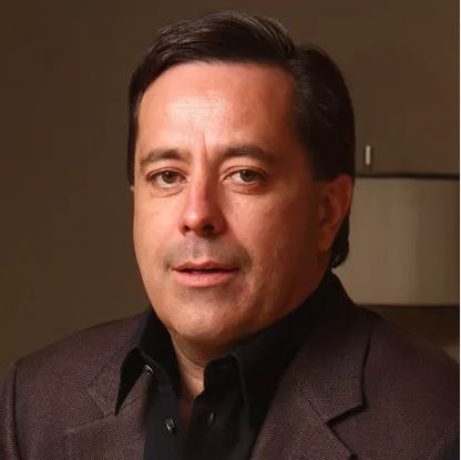[BREAKING NEWS] Sources close to former Steinhoff CEO Markus Jooste say he fatally shot himself during an arrest. Tune into #Newzroom405 for more details.